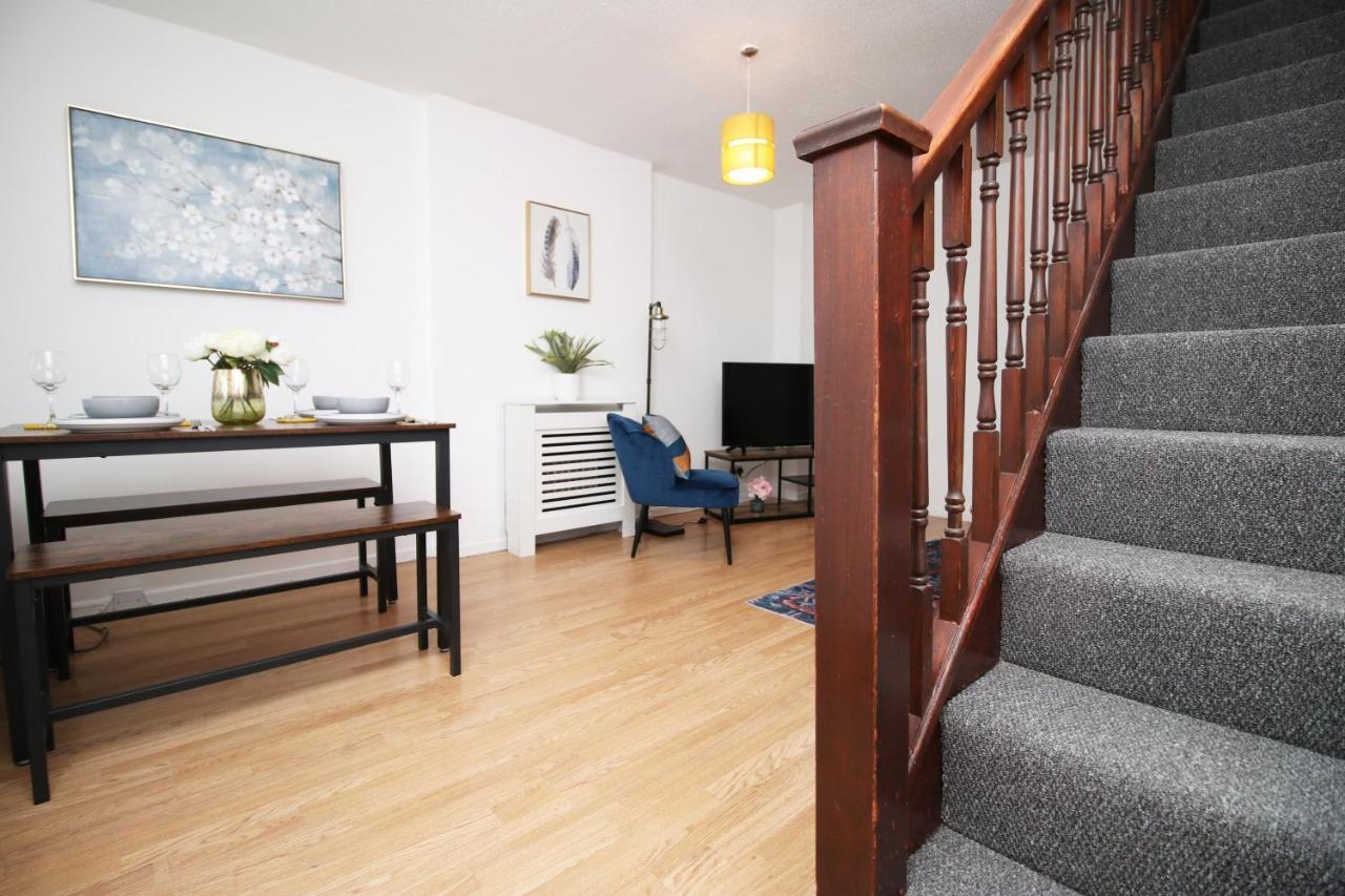 2Bedroom Home- Free Parking, Wi-Fi & Patio- Available For Long Or Short Term 브리스틀 외부 사진