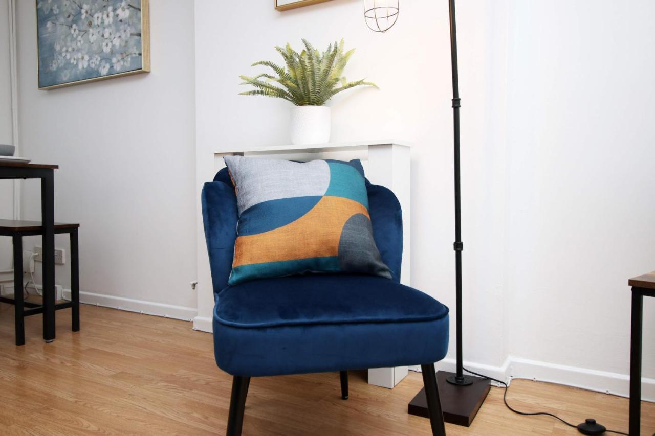 2Bedroom Home- Free Parking, Wi-Fi & Patio- Available For Long Or Short Term 브리스틀 외부 사진