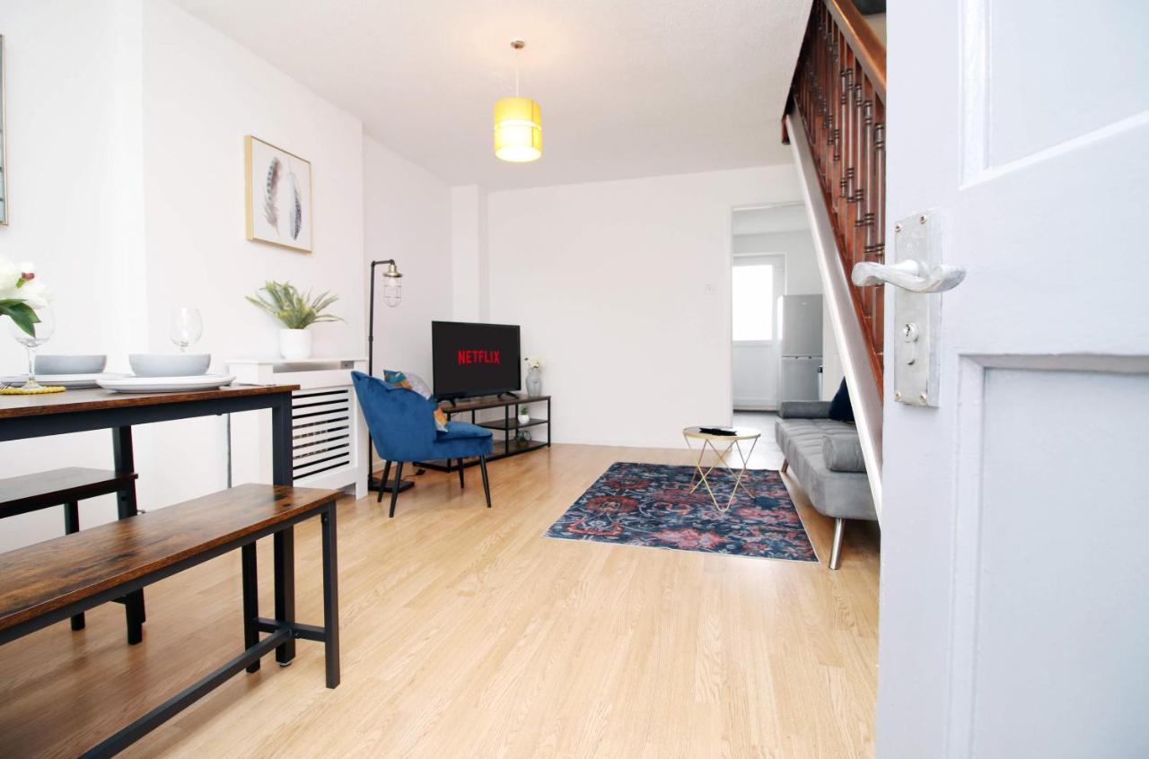 2Bedroom Home- Free Parking, Wi-Fi & Patio- Available For Long Or Short Term 브리스틀 외부 사진