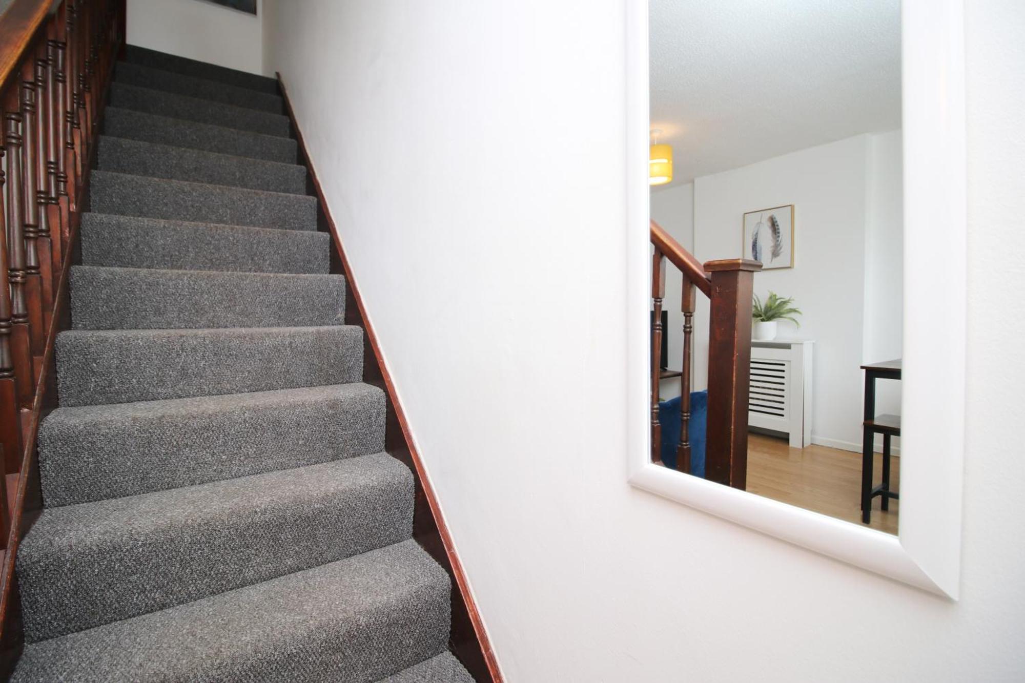 2Bedroom Home- Free Parking, Wi-Fi & Patio- Available For Long Or Short Term 브리스틀 외부 사진
